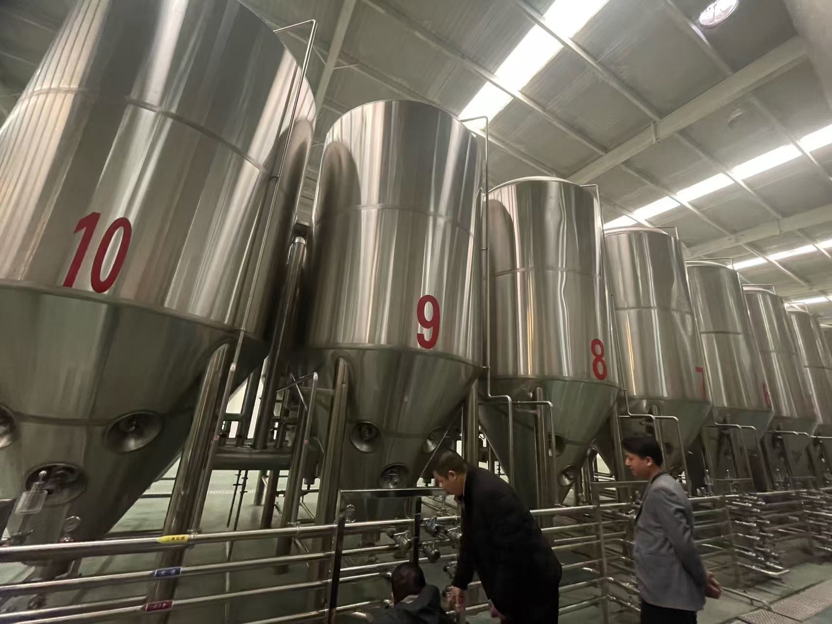 东胜精酿啤酒设备厂—平面布置、设备设计、制造、调试、培训等一条龙服务